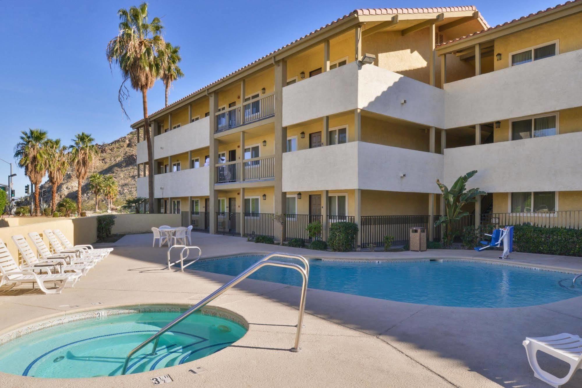 Red Lion Inn & Suites Cathedral City Palm Springs 외부 사진